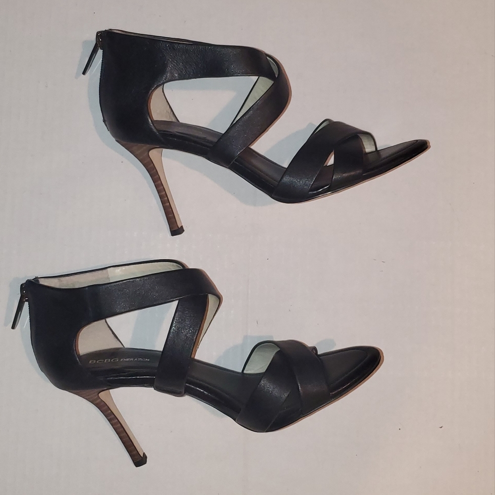 BCBG BCBGeneration TEBI Black Leather HEELS Sandals Womens Shoes